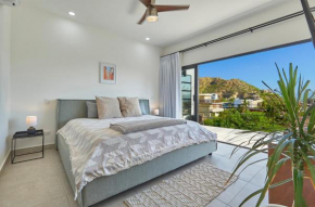 Exclusive Pedregal Condo Pool & Jacuzzi